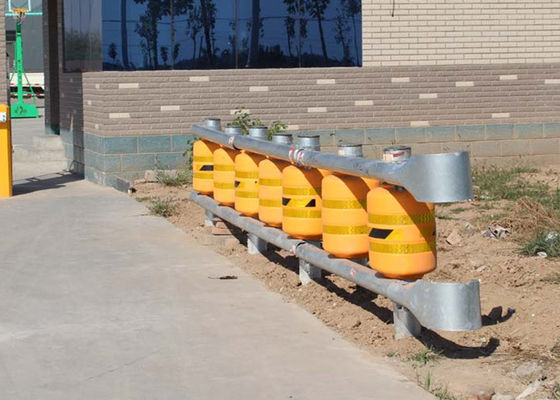 comprar Acessórios amarelo com listras pretas Instalação de segurança rodoviária que oferece equipamento de segurança rodoviária para controlo e gestão do tráfego online manufacture