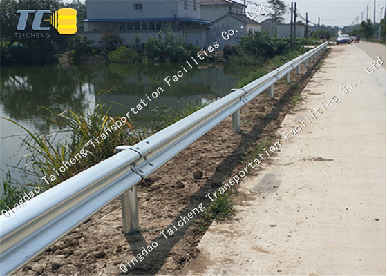 Good price Venda a quente Barreiras curvas de proteção de aço galvanizado W Beam Estrada rodoviária Barreiras de colisão rodoviária on-line