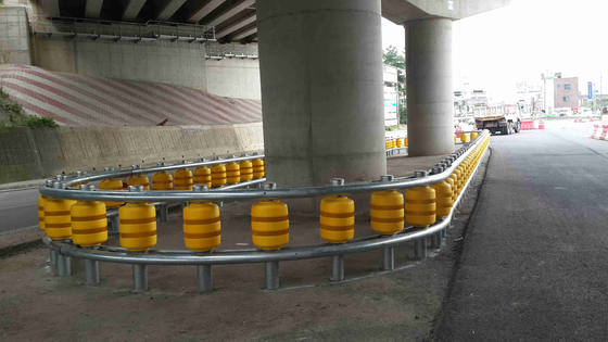 Máquina de moldagem de rolos de corrimão de estradas rodoviárias com grande diâmetro de rolos de 245/350 mm