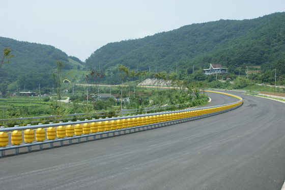 Bom preço Barreira de rolagem permitida personalizada com rede de guarda de tamanho 50x200mm projetada para fornecer segurança robusta e controle de acesso ao local on-line