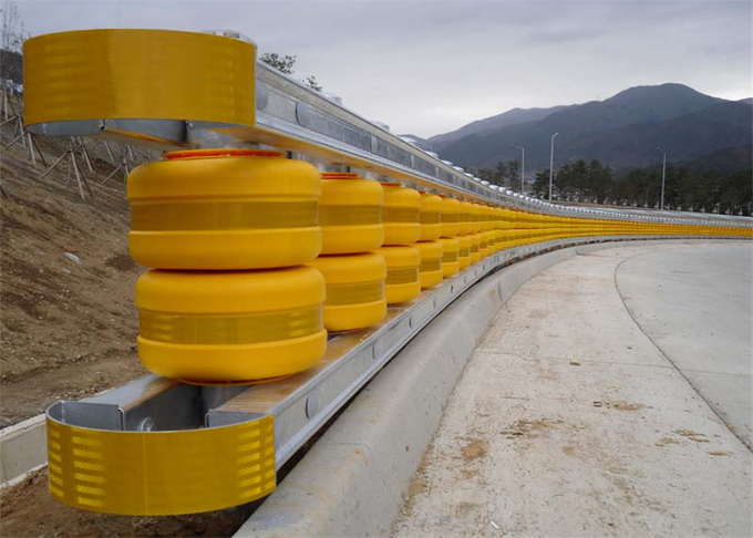 Absorção de alta energia vermelha amarela de EVA Filled Safety Roller Barrier e baixa reação 1