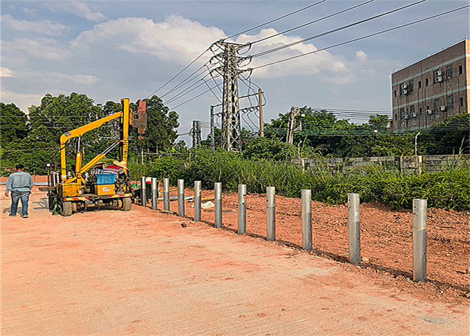 Absorção de alta energia vermelha amarela de EVA Filled Safety Roller Barrier e baixa reação 8